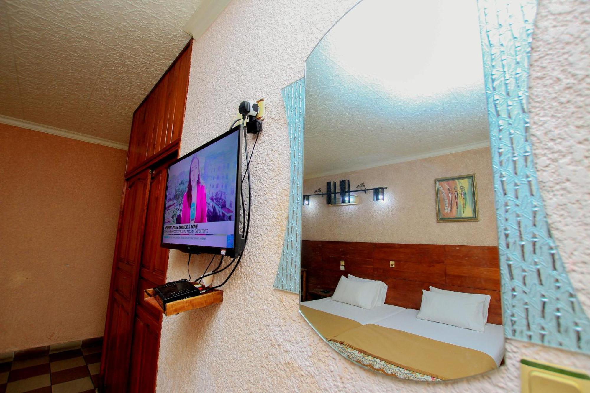 Hotel Le Prince Cotonou Exterior foto