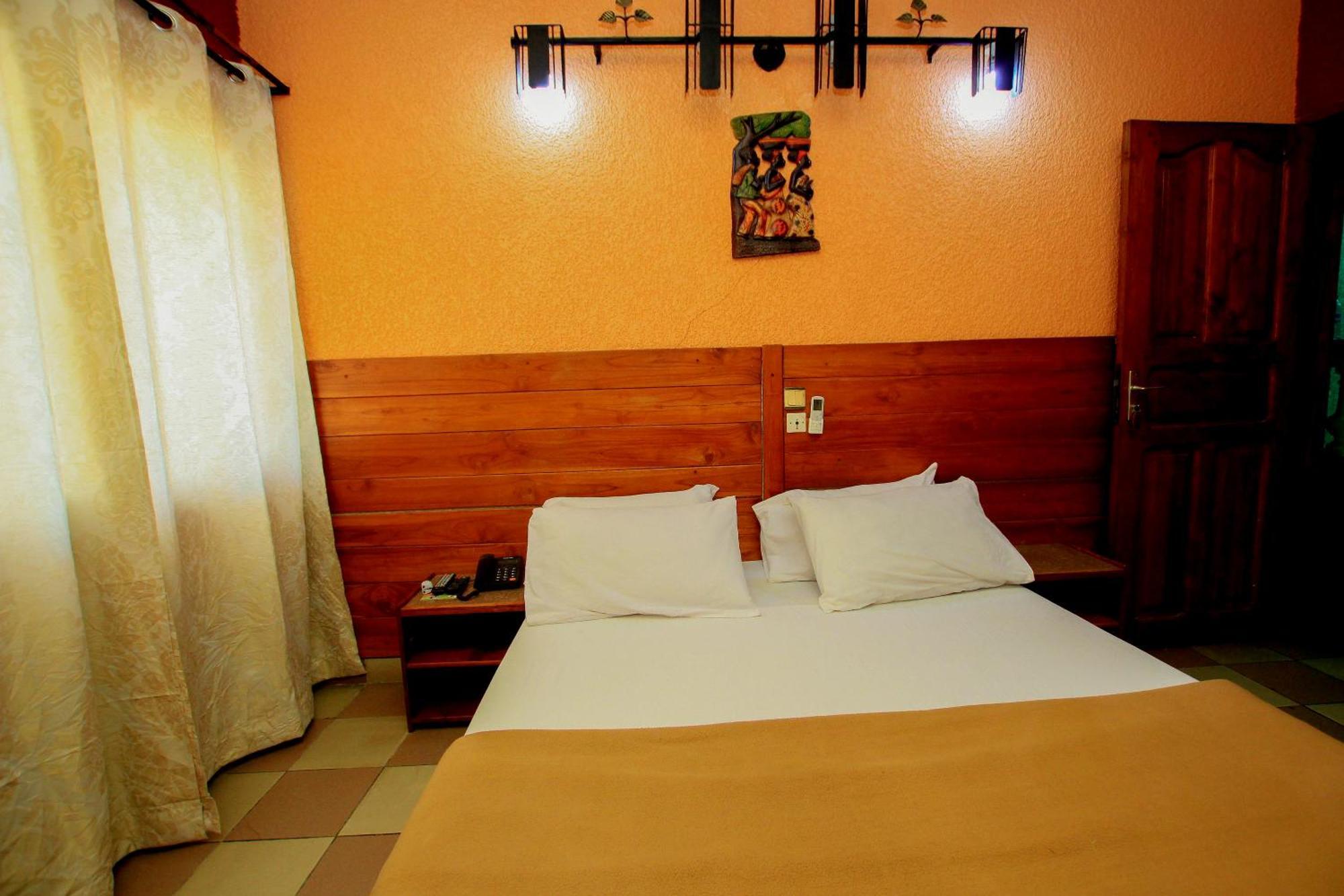 Hotel Le Prince Cotonou Exterior foto